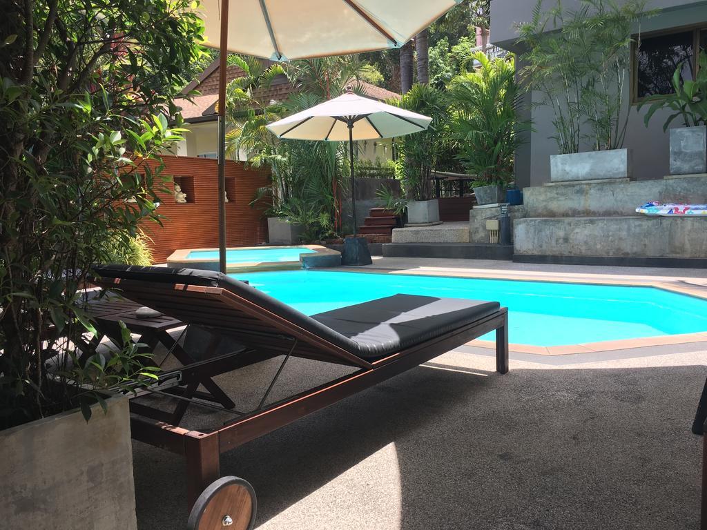 Hotel Baan Andaman Sea Surf Patong Esterno foto