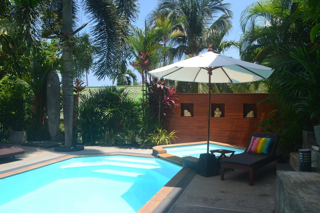 Hotel Baan Andaman Sea Surf Patong Esterno foto