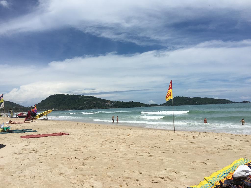 Hotel Baan Andaman Sea Surf Patong Esterno foto